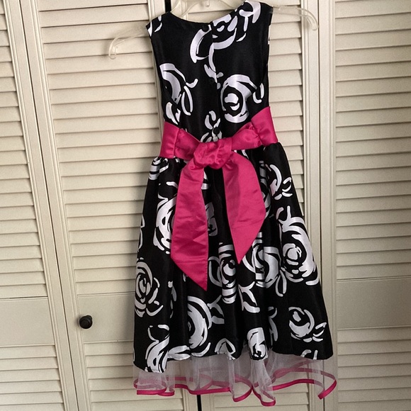 Holiday Traditions Beautiful Girls Black & White Dress Excellent - Picture 2 of 4
